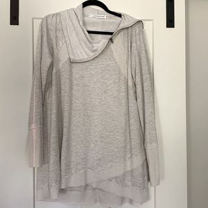 Maurice’s tunic, size 1 (plus size). Light heather gray